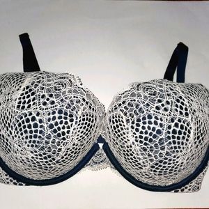 SOLD Victoria secret Very sexy push up bra